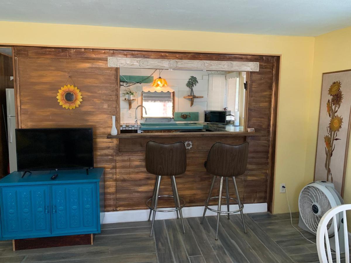Nature Coast Inn & Cottages Inglis Екстериор снимка