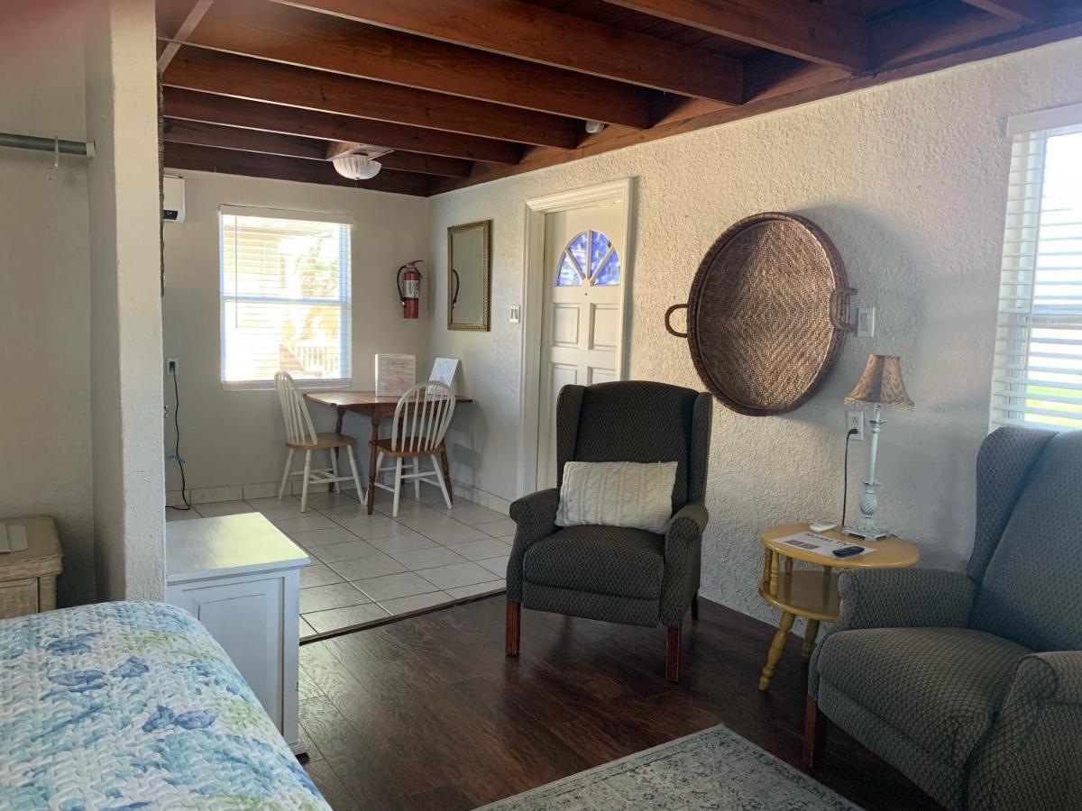 Nature Coast Inn & Cottages Inglis Екстериор снимка