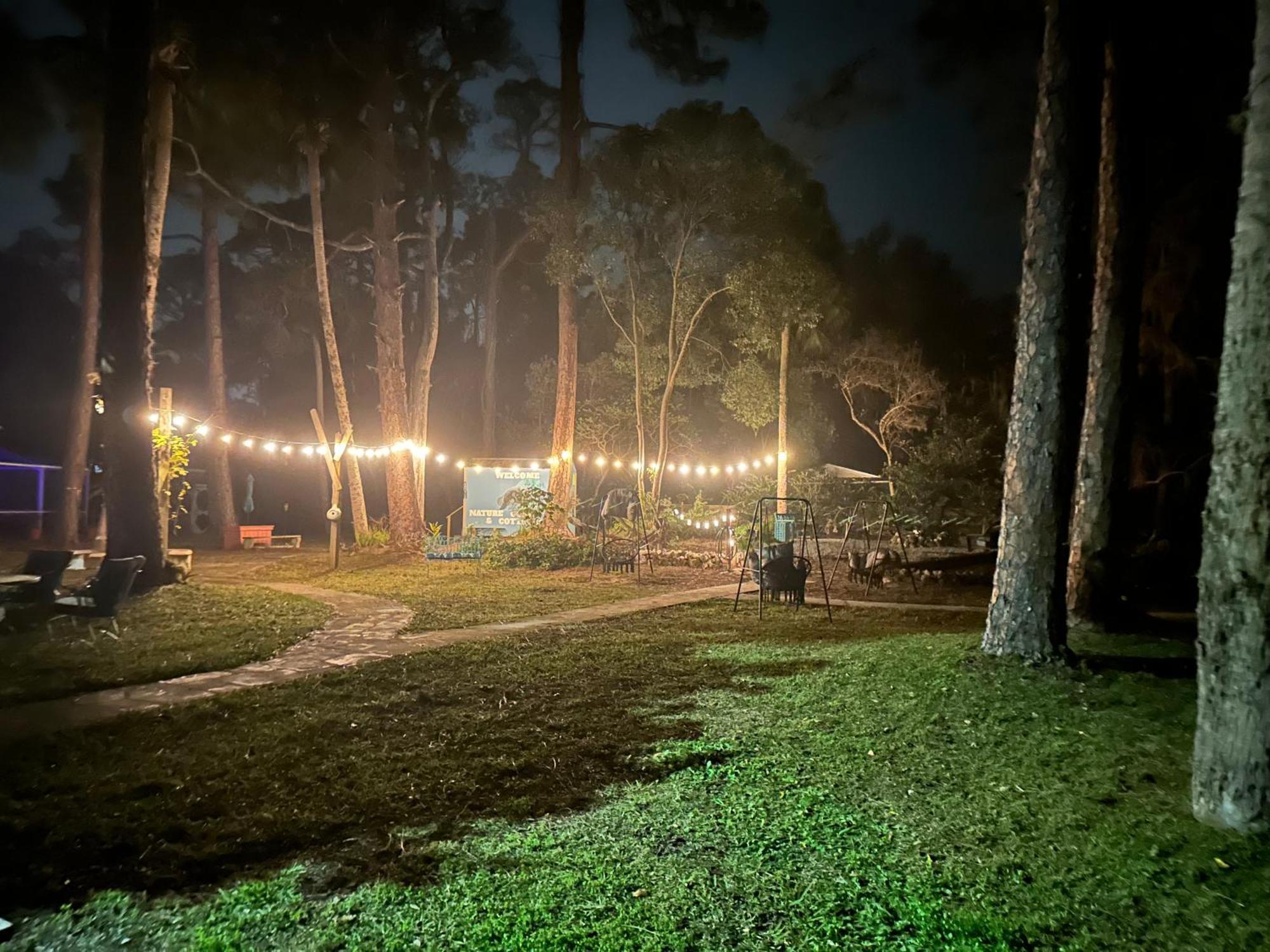 Nature Coast Inn & Cottages Inglis Екстериор снимка