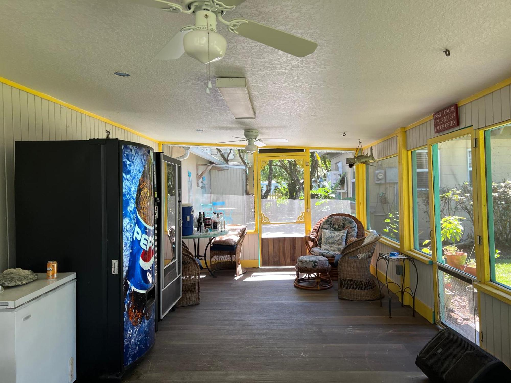 Nature Coast Inn & Cottages Inglis Екстериор снимка