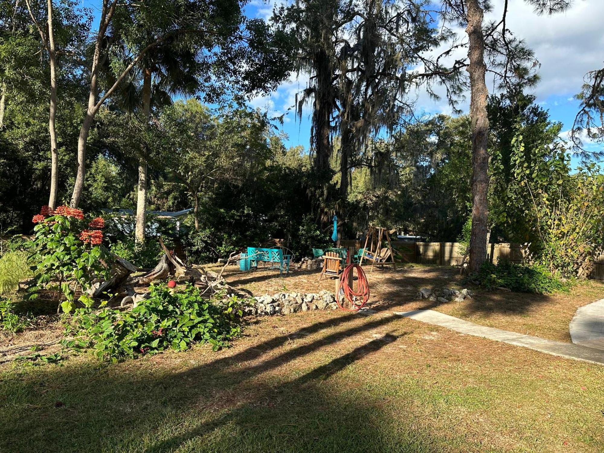 Nature Coast Inn & Cottages Inglis Екстериор снимка