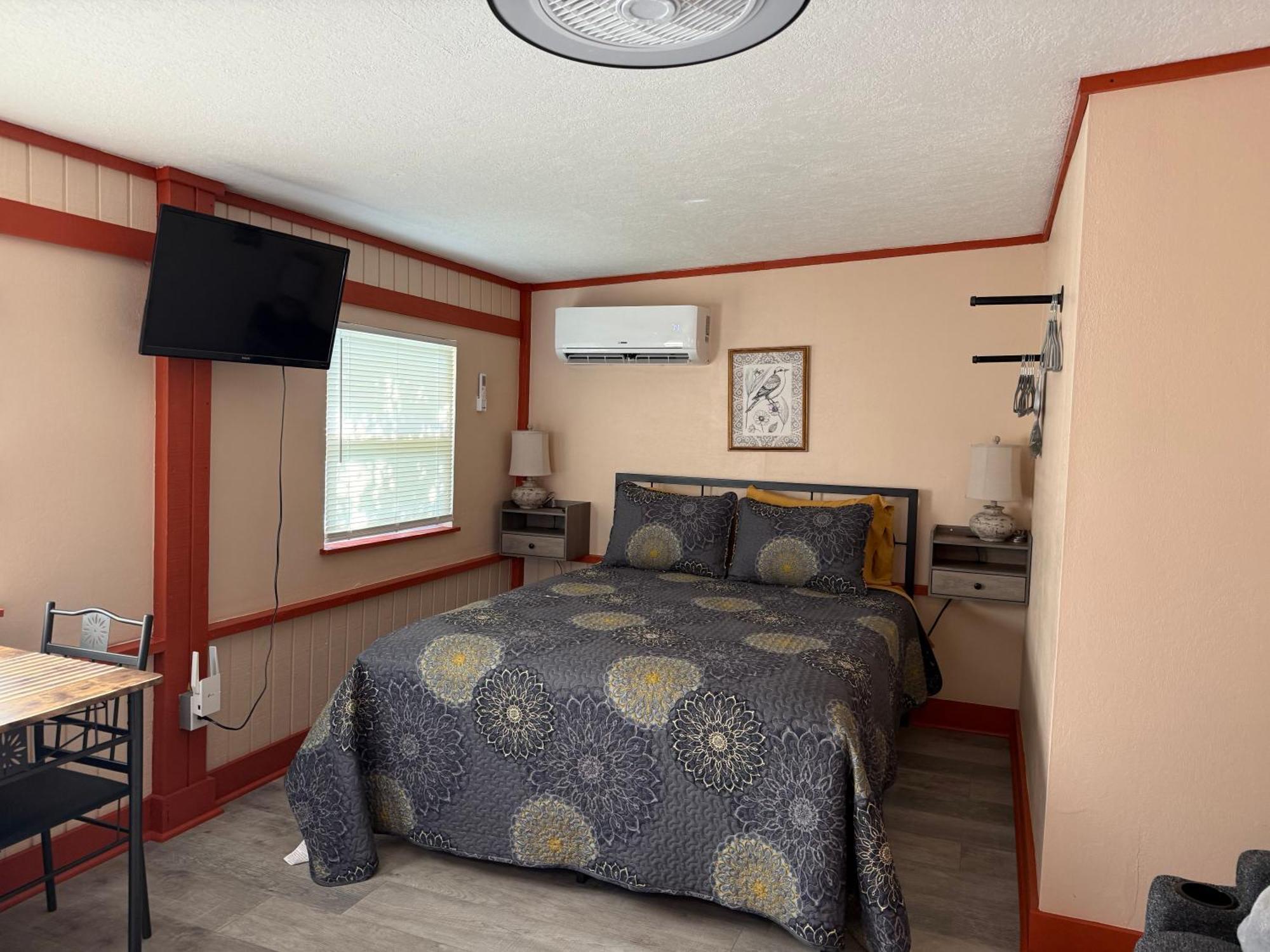 Nature Coast Inn & Cottages Inglis Екстериор снимка